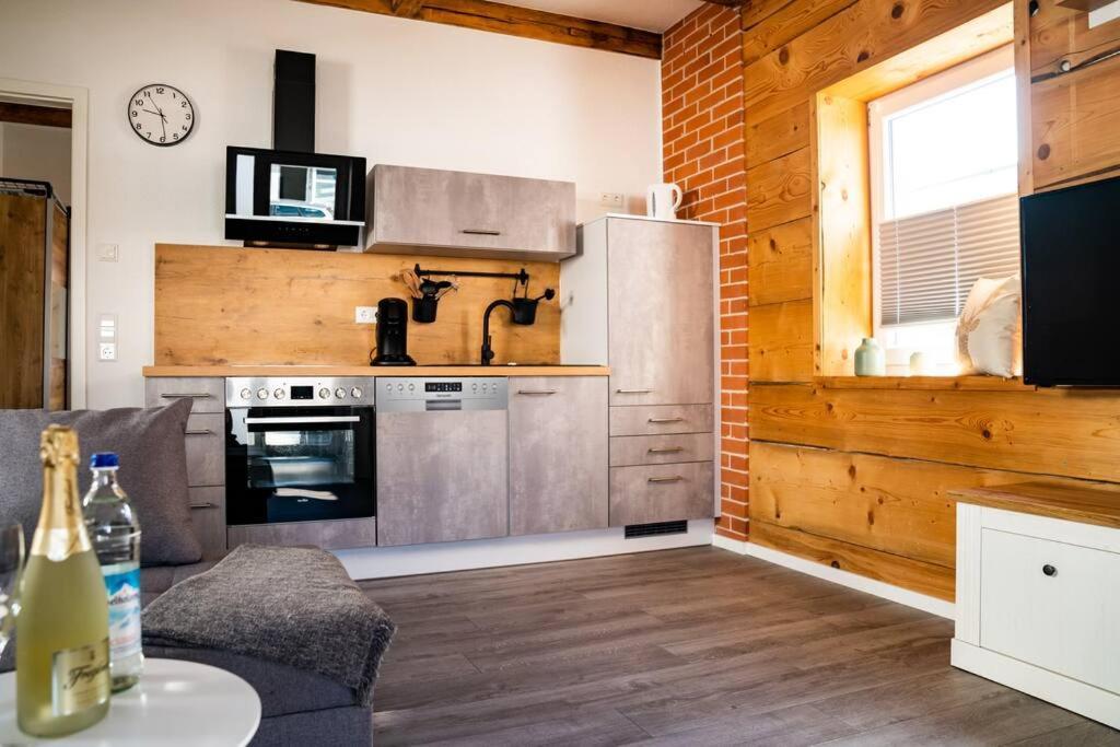 Neu Renoviertes Ferienhaus/Wohnunng Kleine Auszeit 索嫩布尔 外观 照片