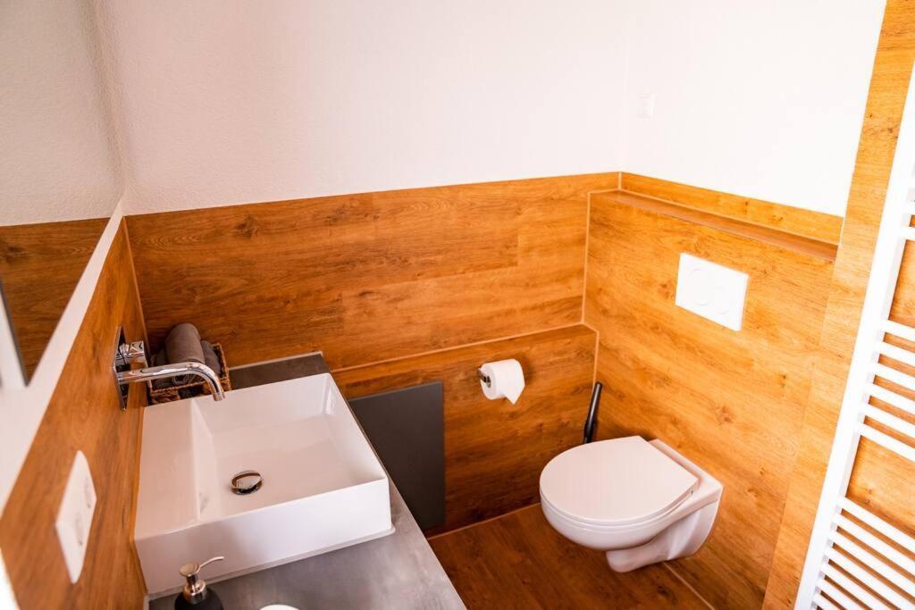 Neu Renoviertes Ferienhaus/Wohnunng Kleine Auszeit 索嫩布尔 外观 照片
