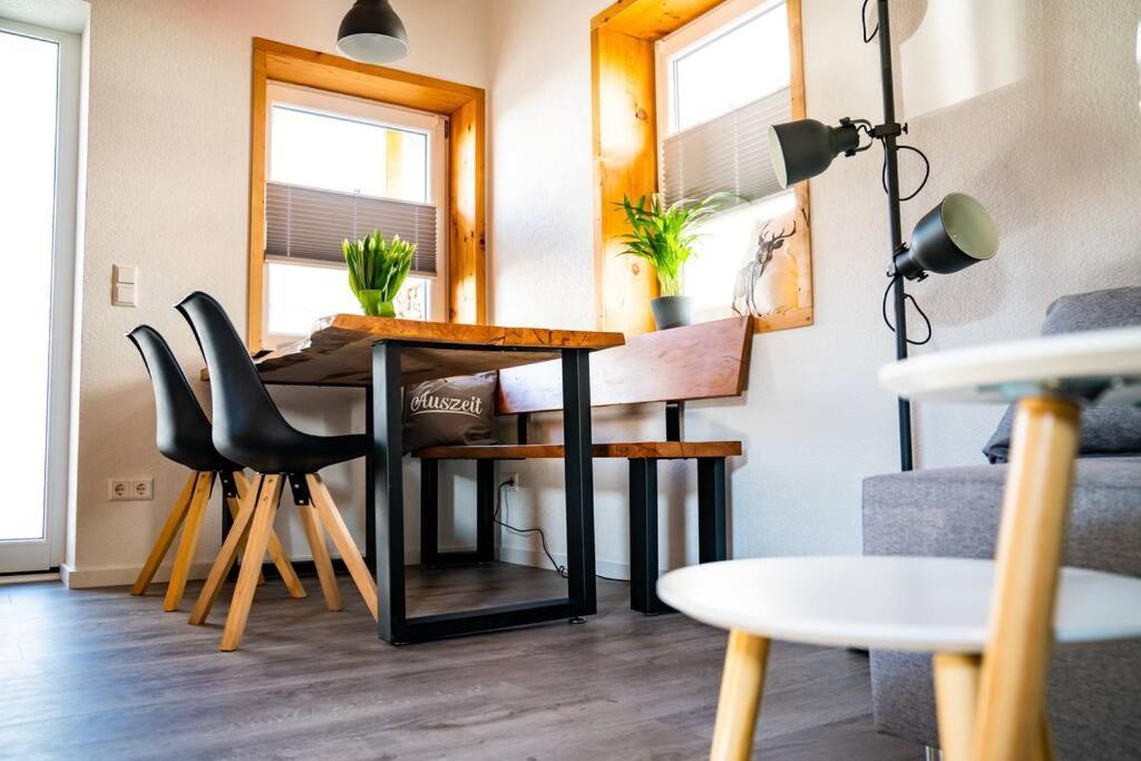 Neu Renoviertes Ferienhaus/Wohnunng Kleine Auszeit 索嫩布尔 外观 照片