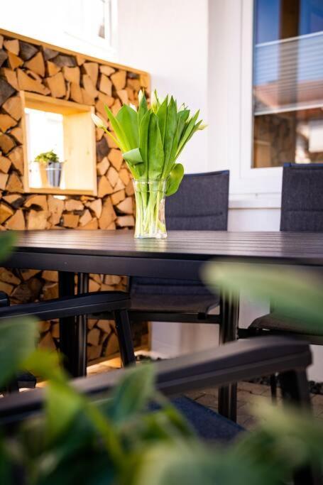 Neu Renoviertes Ferienhaus/Wohnunng Kleine Auszeit 索嫩布尔 外观 照片